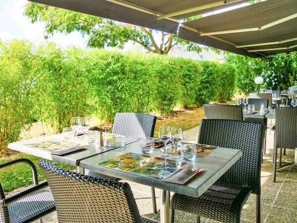 Aperto a pranzo e cena, cucina regionale