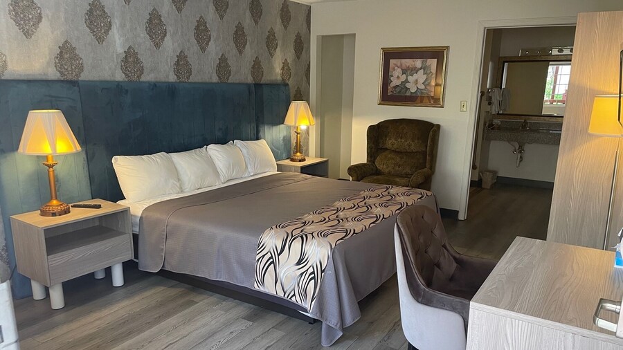 Village Inn of Hardy