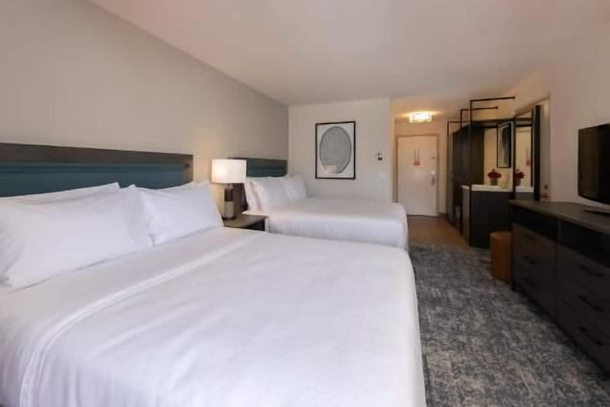 Pillowtop beds, in-room safe, desk, laptop workspace