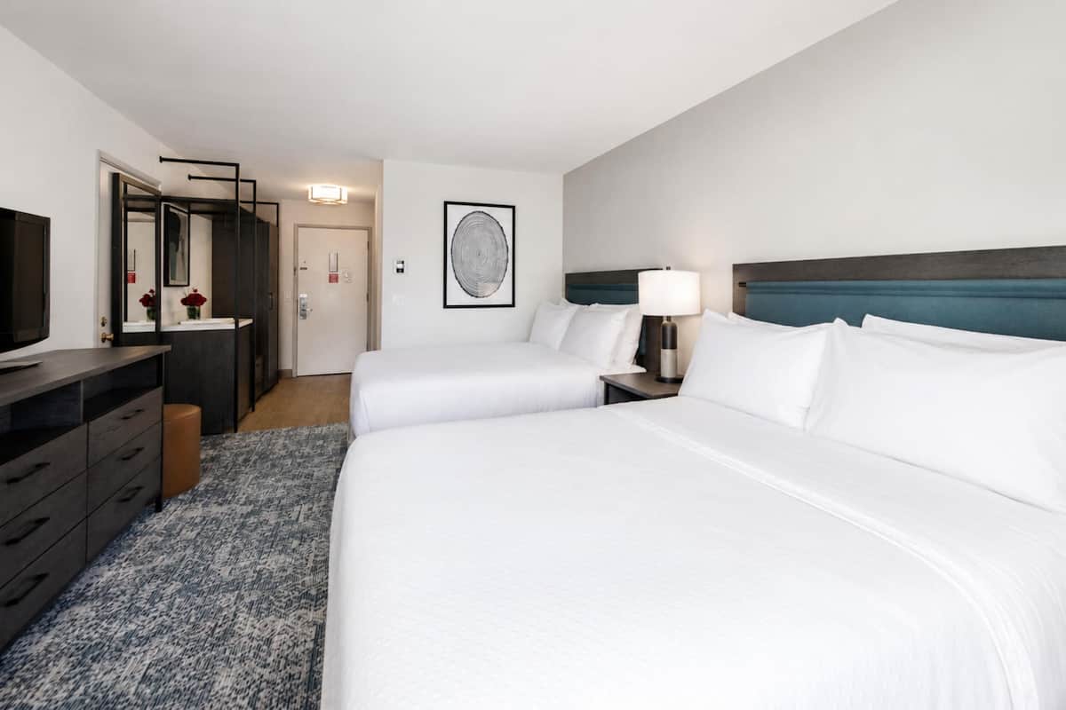 Family Room, Multiple Beds, Non Smoking