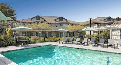 Seacliff Inn Aptos, Tapestry Collection by Hilton