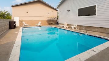 Sæsonbestemt udendørs pool