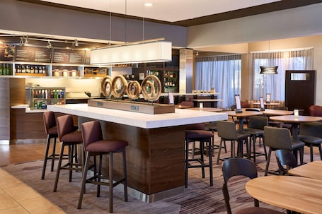 Se sirven desayunos y cocina americana