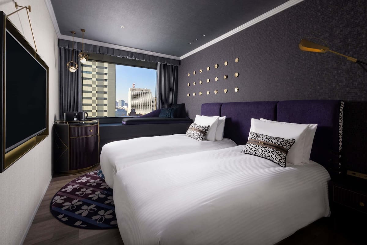 1 slaapkamer, een kluis op de kamer, een strijkplank/strijkijzer