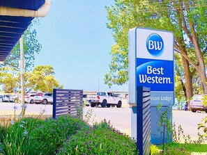 Front of property - Best Western Burnie Murchison Lodge (Somerset)