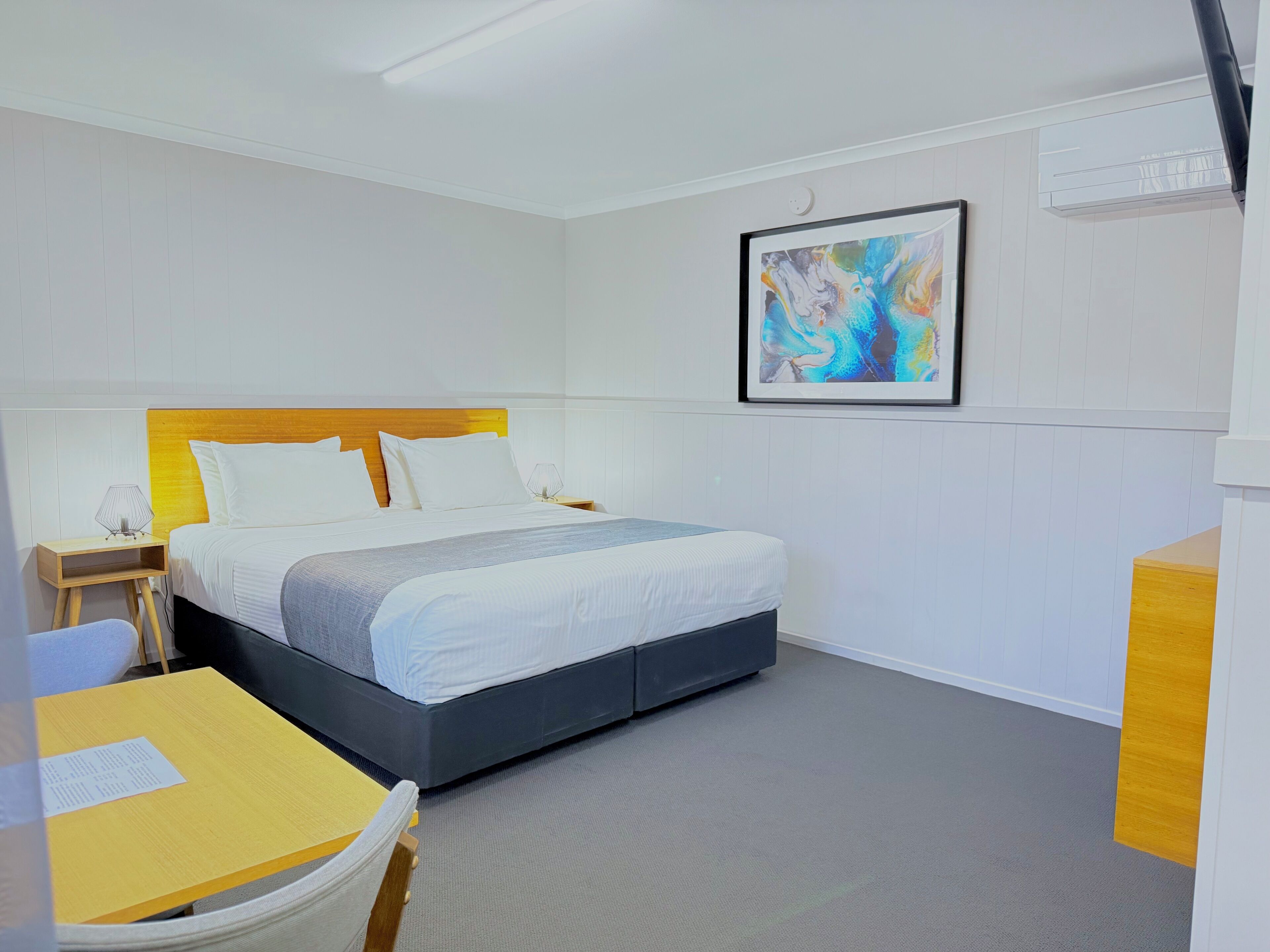 superior room, 1 king bed, non smoking, garden view | premium bedding, down duvets, minibar, in-room safe