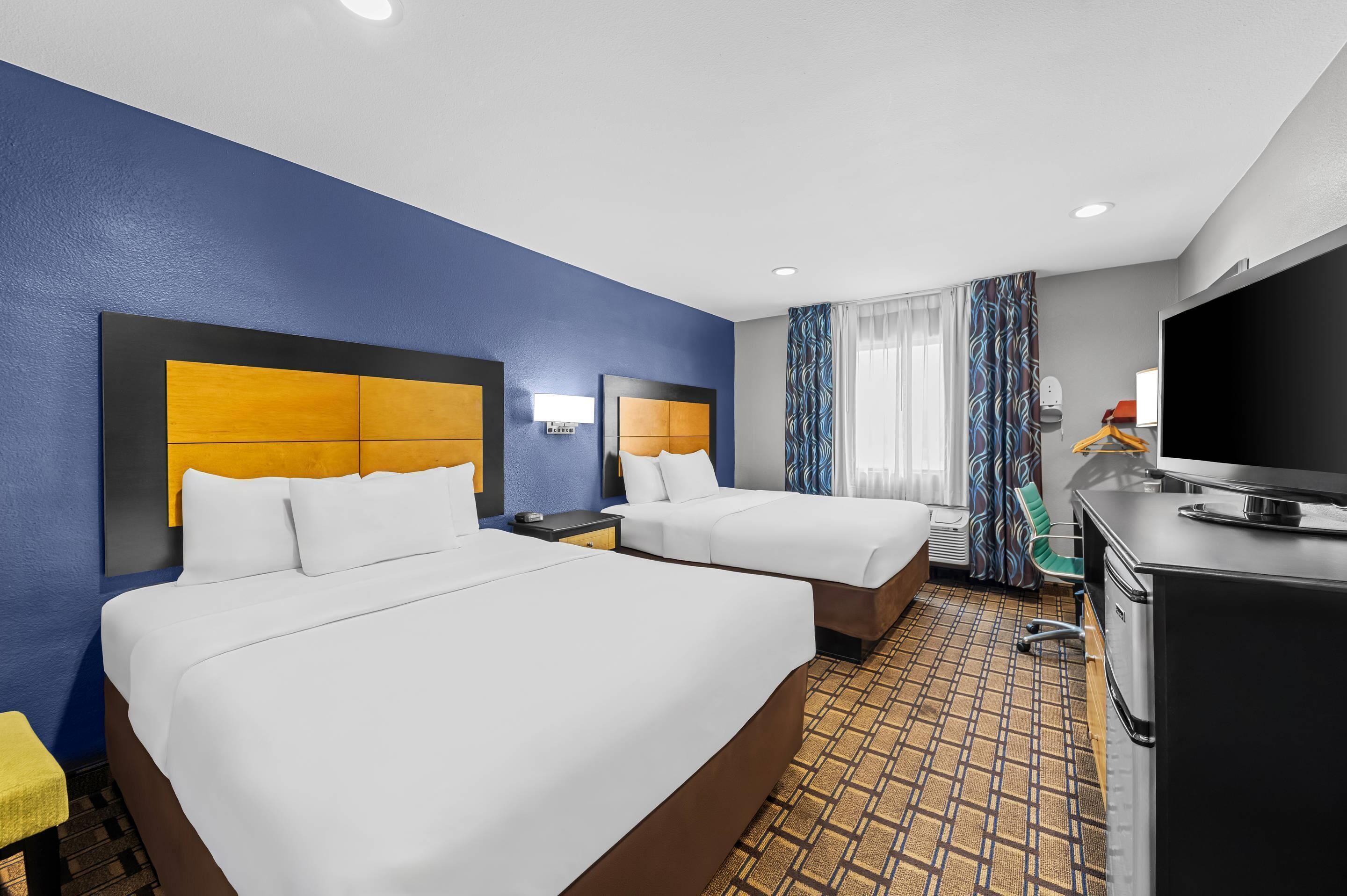 룸, 퀸사이즈침대 2개, 장애인 지원, 금연 | 책상, 암막 커튼, 다리미/다리미판, 무료 WiFi