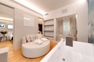 Bañera de hidromasaje privada