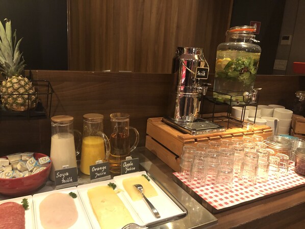Daily buffet breakfast (EUR 17 per person)