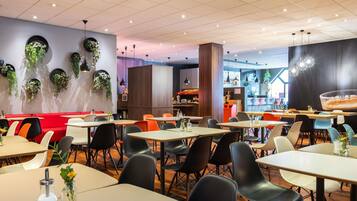 Dagelijks ontbijtbuffet (EUR 17 per persoon)