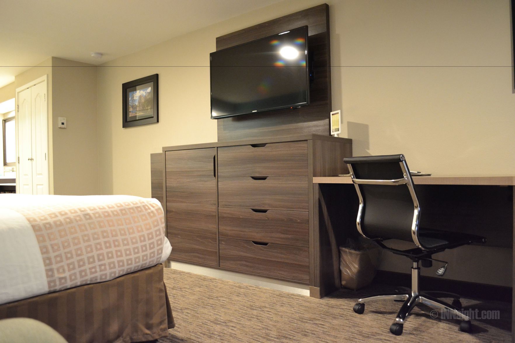 Caja de seguridad en la habitación y decoración personalizada 