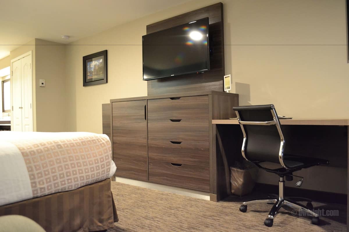 In-room safe, individually decorated, individually furnished, desk