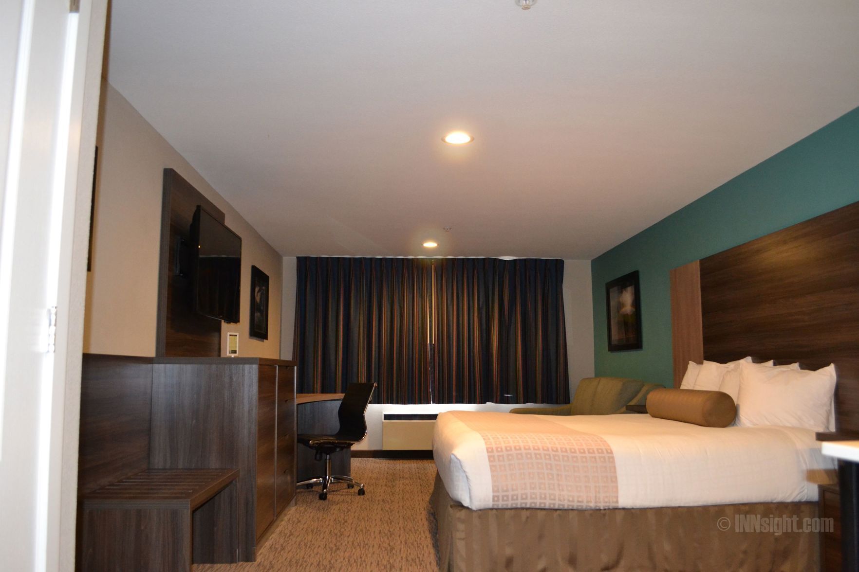 Caja de seguridad en la habitación y decoración personalizada 