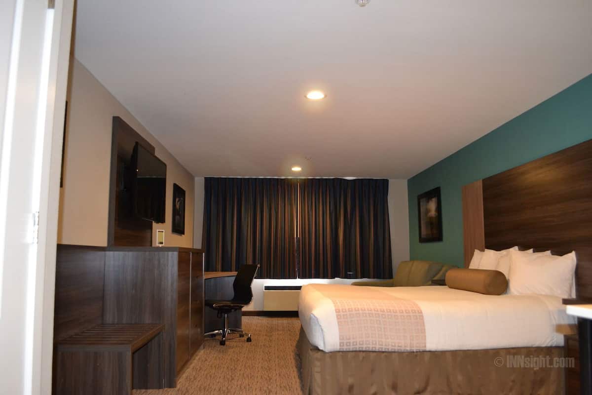 In-room safe, individually decorated, individually furnished, desk