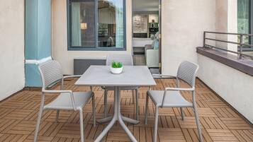 Suite, 1 King Bed with Sofa bed, Balcony | Balcony