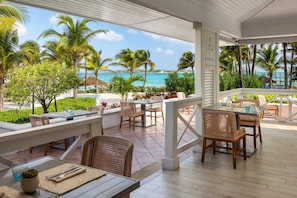 10 restaurants, breakfast, lunch, dinner served; Mediterranean cuisine