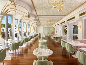 10 restaurants; breakfast, lunch, and dinner served - Sandals Royal Bahamian - ALL INCLUSIVE Couples Only (Nassau)