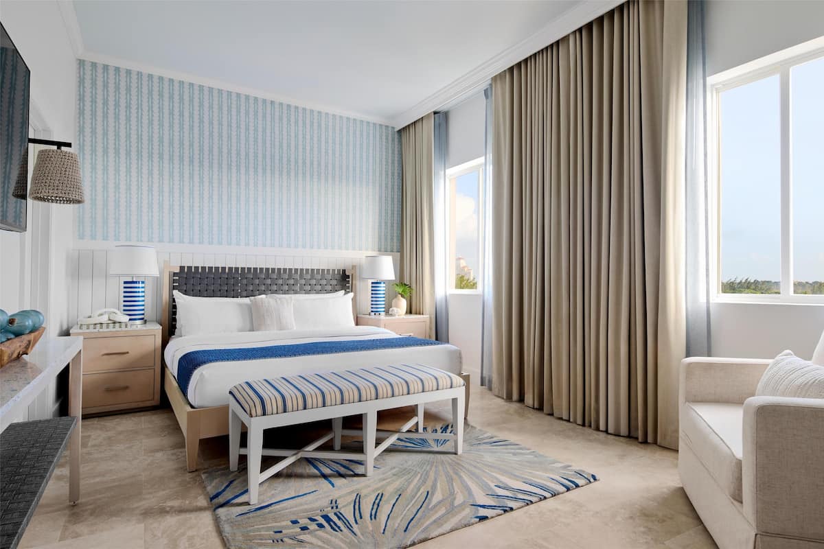 East Bay Premium (PE) | Minibar, in-room safe, soundproofing, iron/ironing board