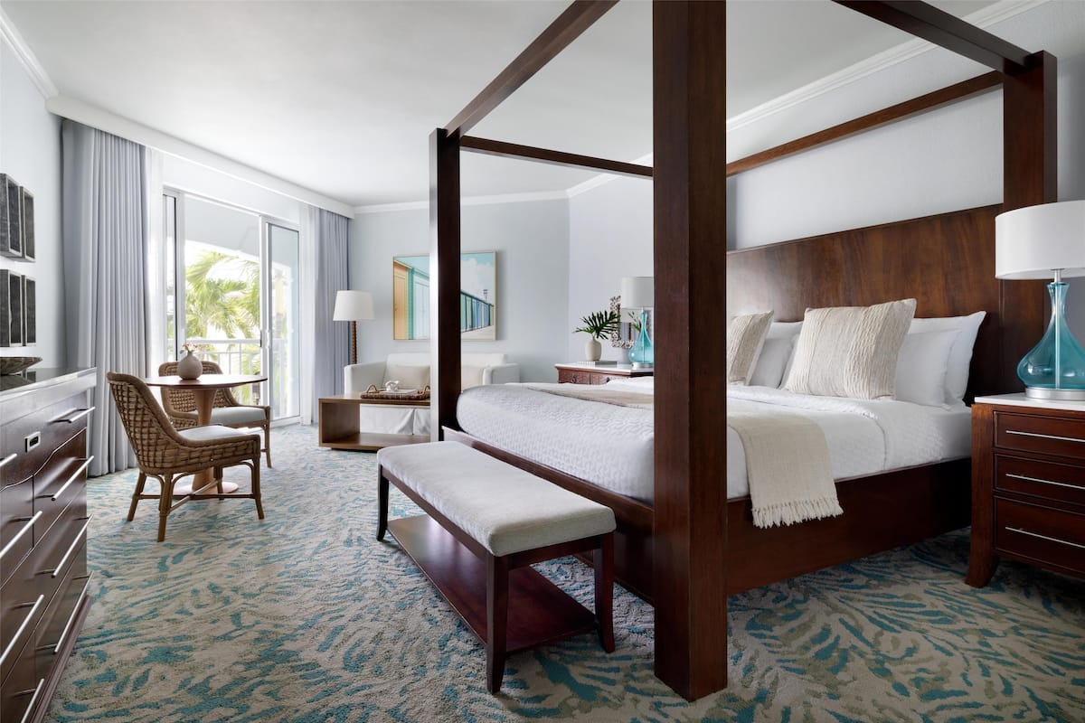 West Bay Honeymoon Club Level Oversized Junior Suite (HG) | Minibar, in-room safe, soundproofing, iron/ironing board