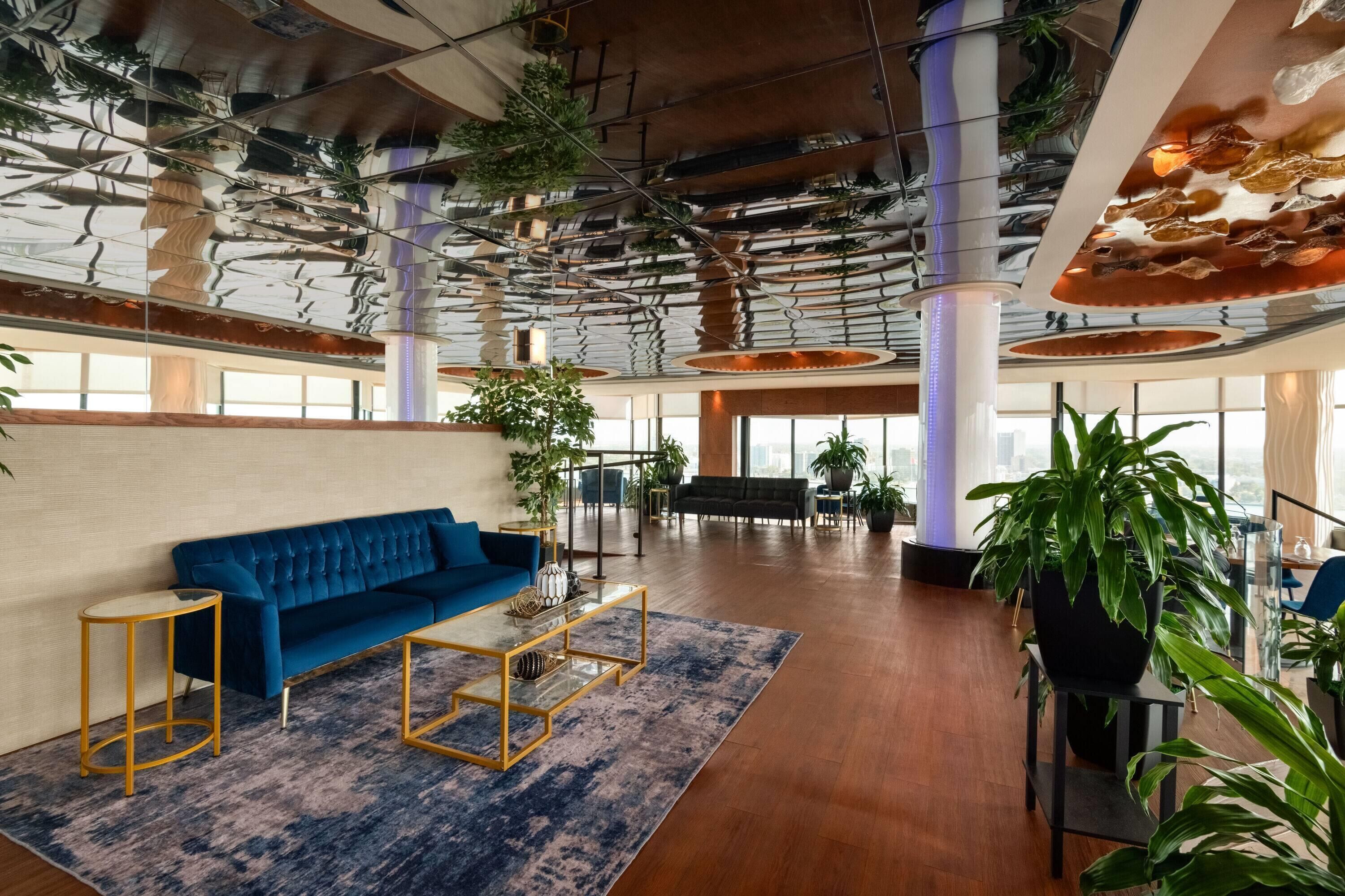 Der serveres morgenmad, frokost, aftensmad og amerikanske retter 