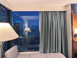 Deluxe Room, 1 King Bed, Non Smoking (Riverfront) | Lake view