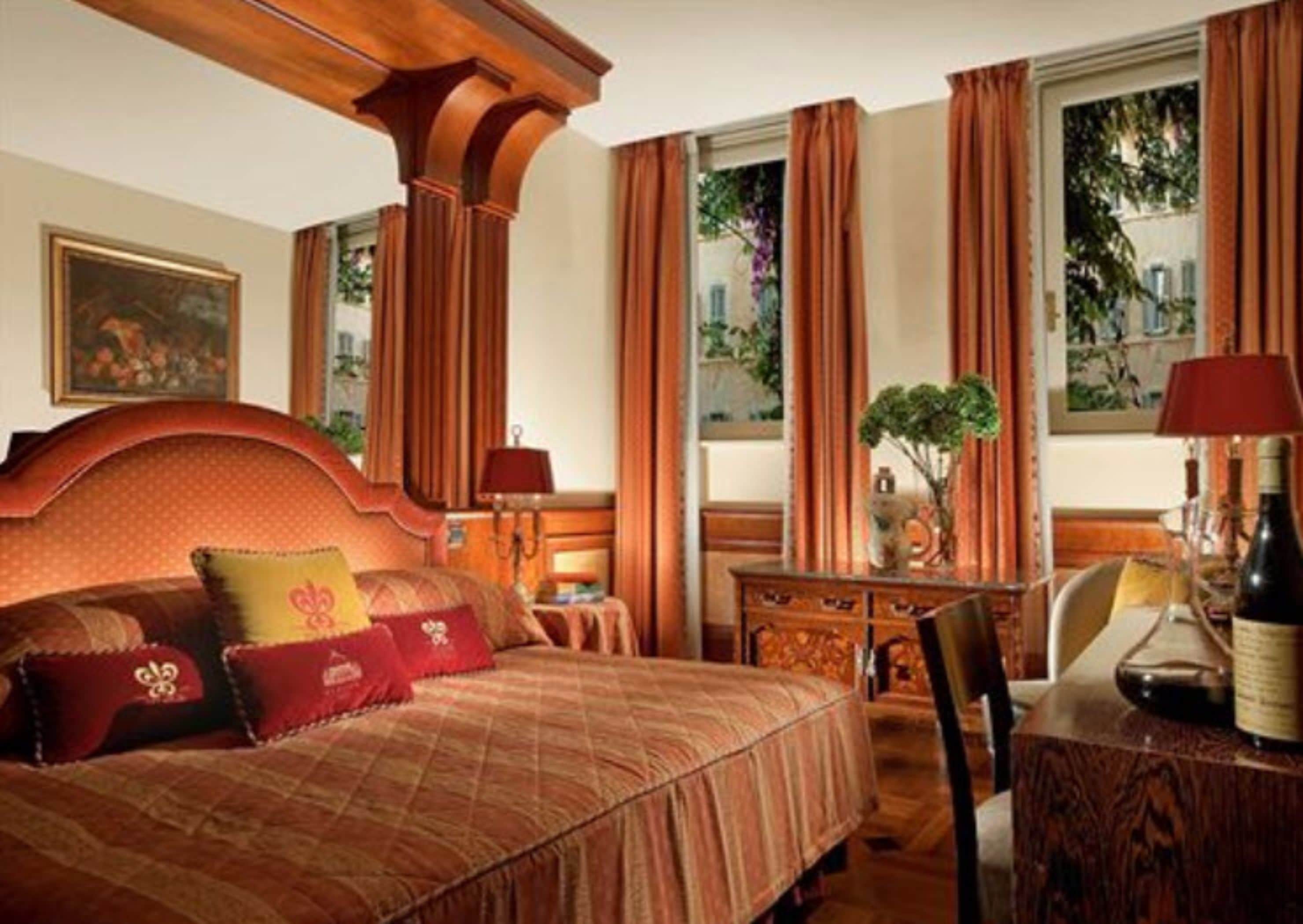 minibar, in-room safe, desk, blackout curtains