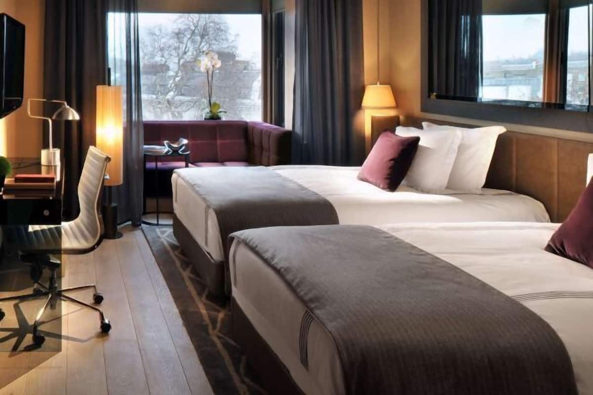 Egyptian cotton sheets, premium bedding, pillow-top beds, minibar