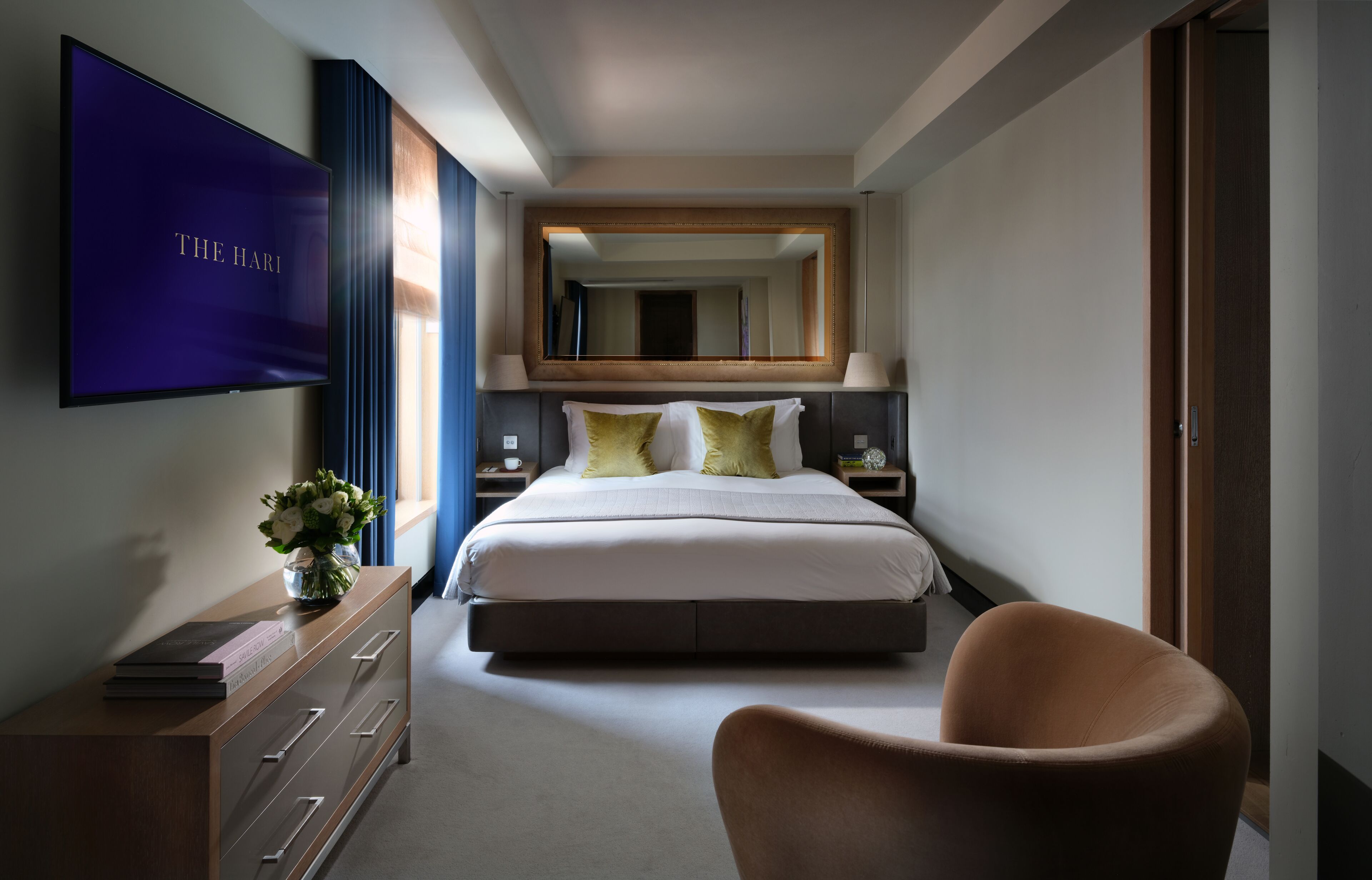 Lockhart Suite | Egyptian cotton sheets, premium bedding, pillowtop beds, minibar