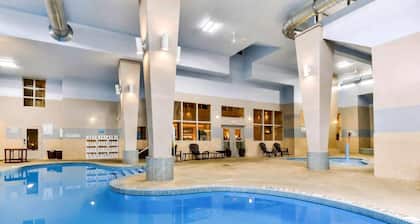 Comfort Inn & Suites Ambassador Bridge