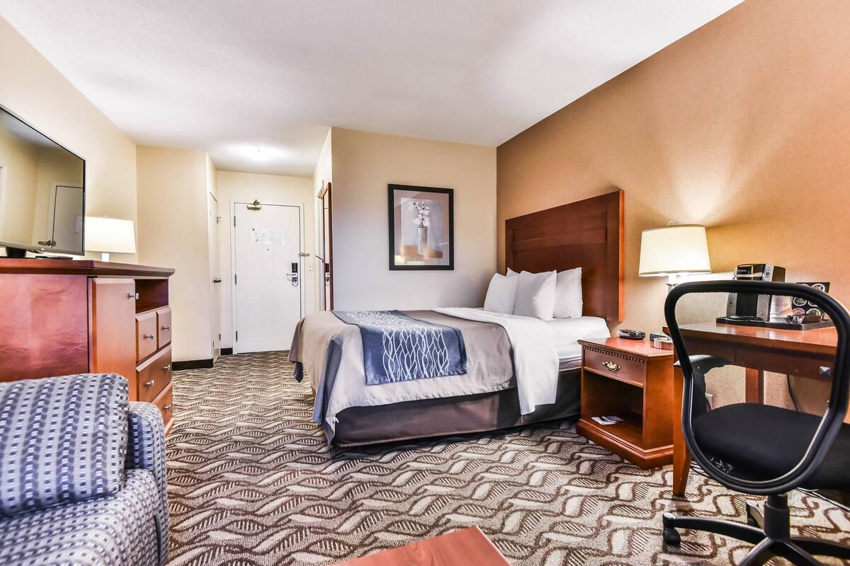 Premium bedding, pillow-top beds, desk, blackout curtains