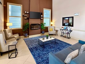Lobby - Comfort Inn & Suites Ambassador Bridge (Windsor)