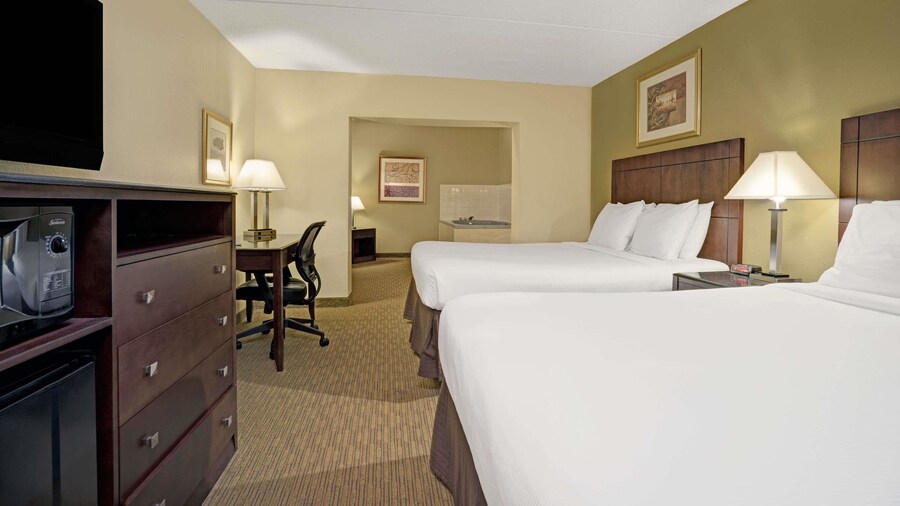 Super 8 by Wyndham Monticello