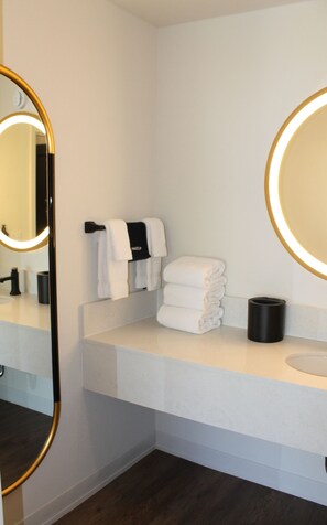 Free toiletries, hair dryer, towels, soap - The Lodge at Banner Elk (Banner Elk)