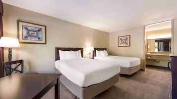 Standard Double Room | 1 bedroom, pillowtop beds, in-room safe, laptop workspace