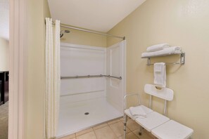 Deluxe Suite | Bathroom - The Lodge at Banner Elk (Banner Elk)