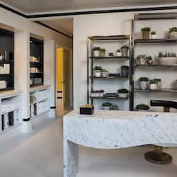 Couples treatment rooms, steam room, body treatments, aromatherapy