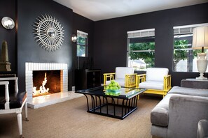 Couples treatment rooms, steam room, body treatments, aromatherapy - Avalon Hotel & Bungalows Palm Springs, a Member of Design Hotels (Palm Springs)