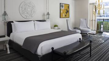 Hypoallergeen beddengoed, een minibar, een kluis op de kamer