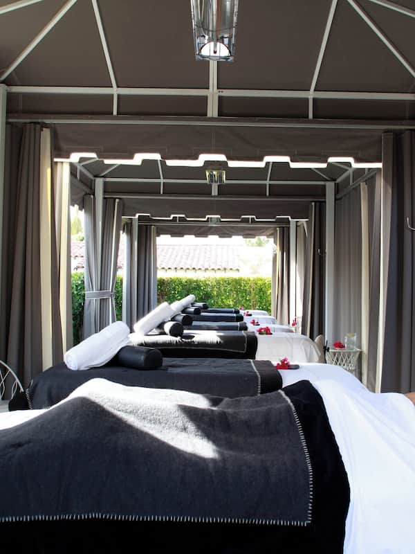 Couples treatment rooms, steam room, body treatments, aromatherapy