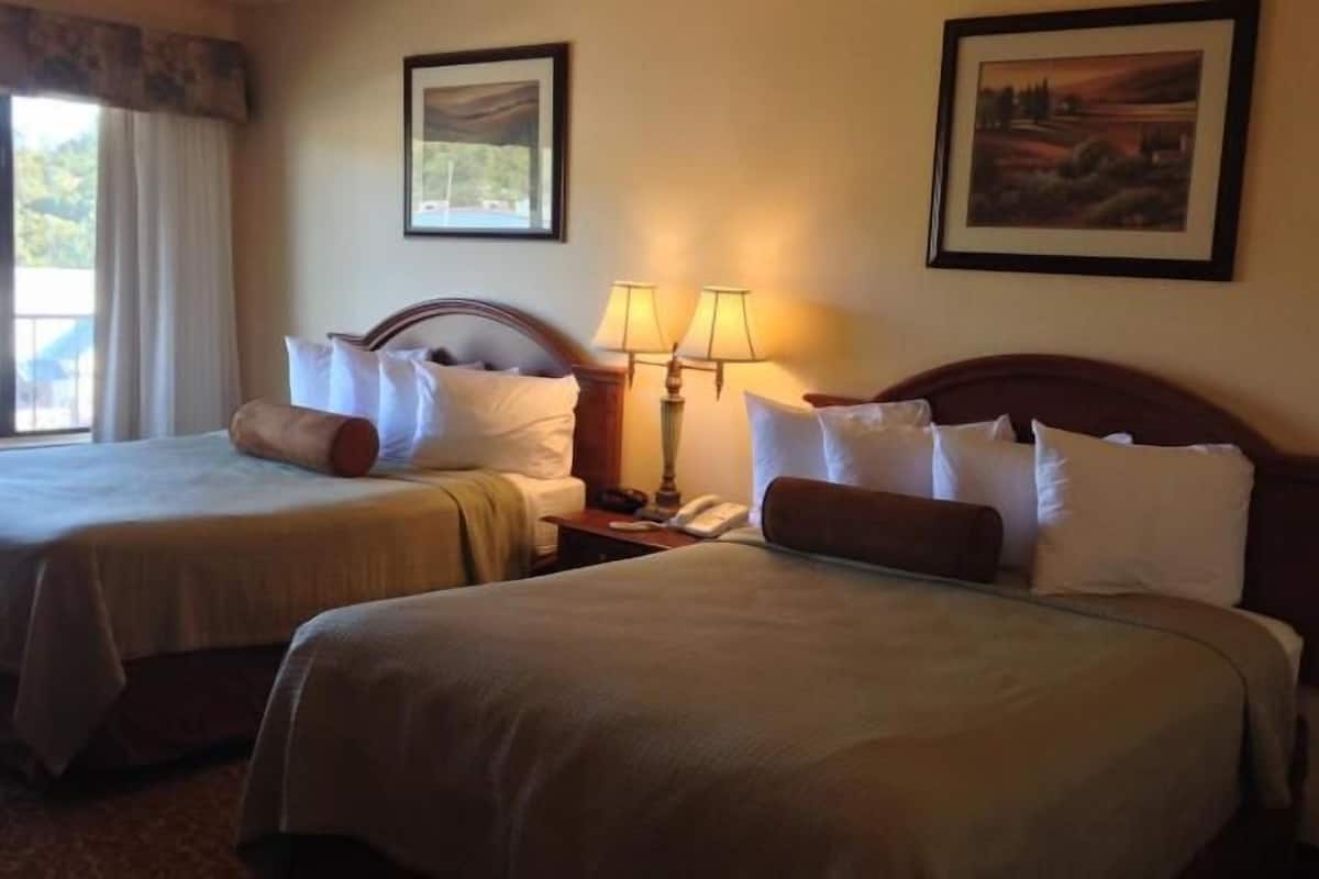 In-room safe, desk, iron/ironing board, WiFi