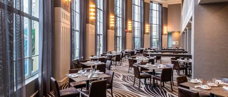 Daily cooked-to-order breakfast (USD 11.00 per person)