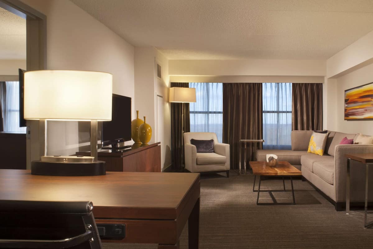 suite, 1 bedroom | egyptian cotton sheets, premium bedding, down duvets, pillow-top beds