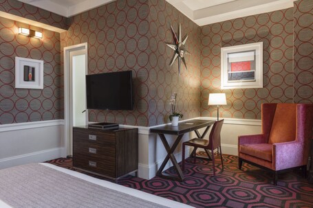 Empire Hotel - Image 51