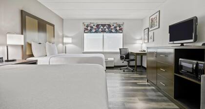 La Quinta Inn & Suites by Wyndham Sturbridge