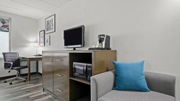 Premium bedding, pillowtop beds, desk, laptop workspace