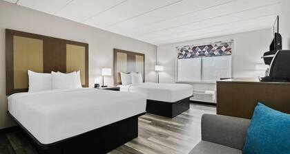 La Quinta Inn & Suites by Wyndham Sturbridge