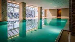 Innenpool, Liegestühle