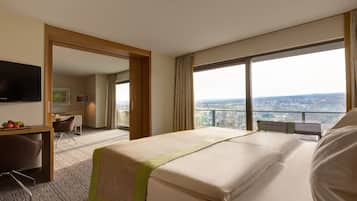 Royal Suite, Valley View | Minibar, in-room safe, desk, soundproofing