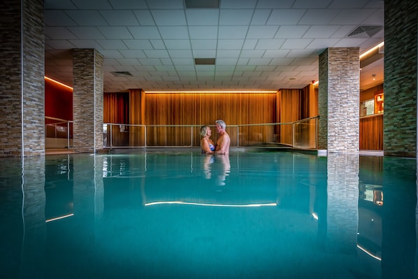 Innenpool, Liegestühle