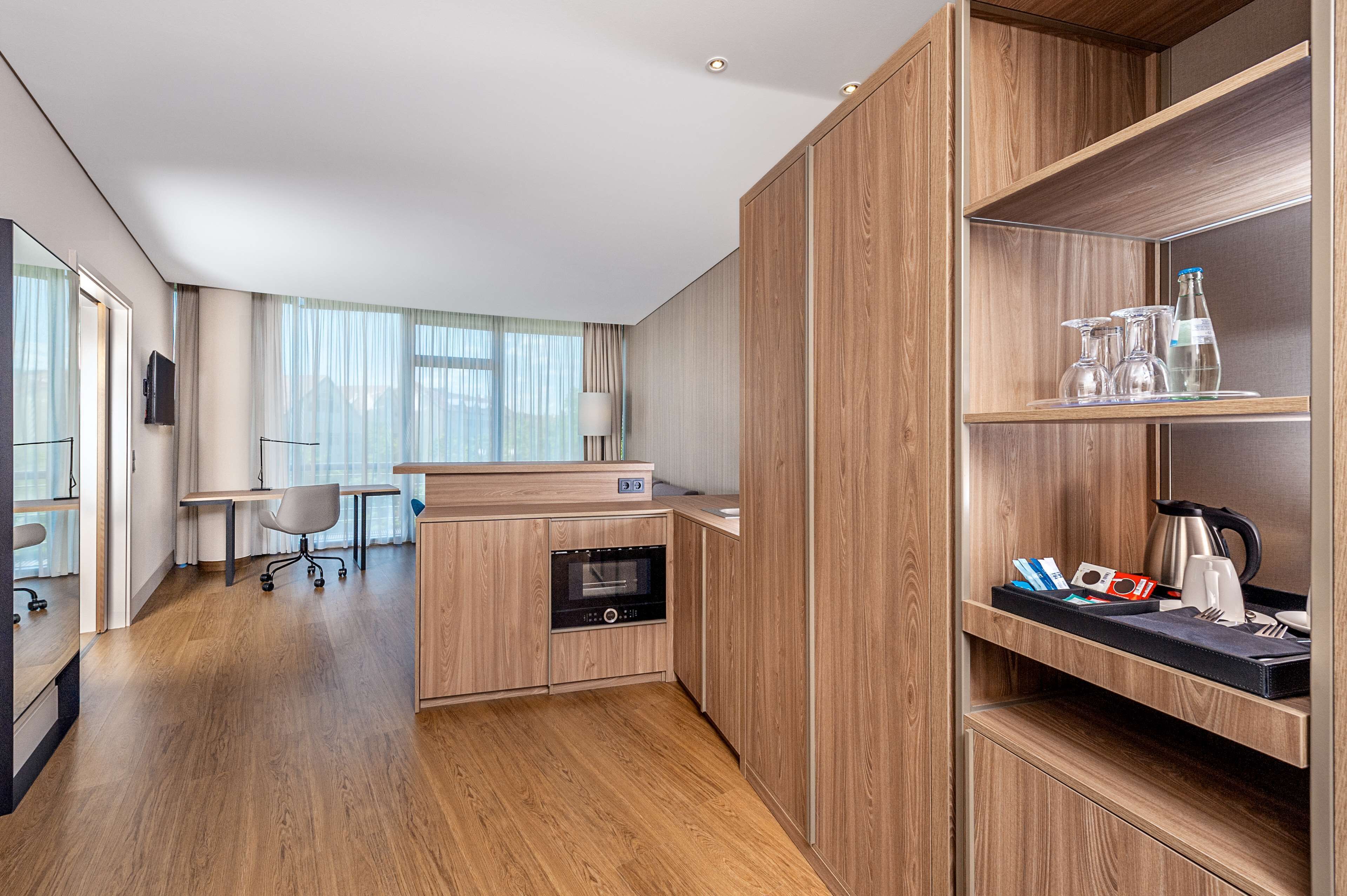 junior suite | minibar, in-room safe, desk, soundproofing